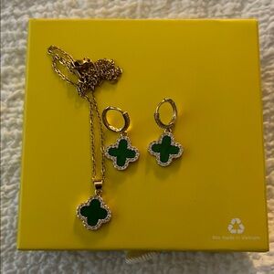Elegant Green Clover Jewelry Set